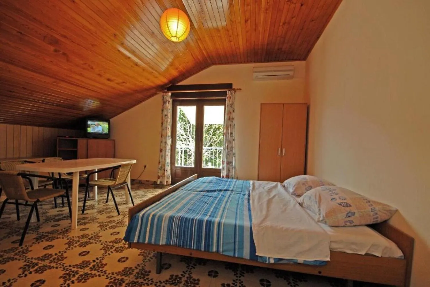 Apartments Denko Kali 0*,