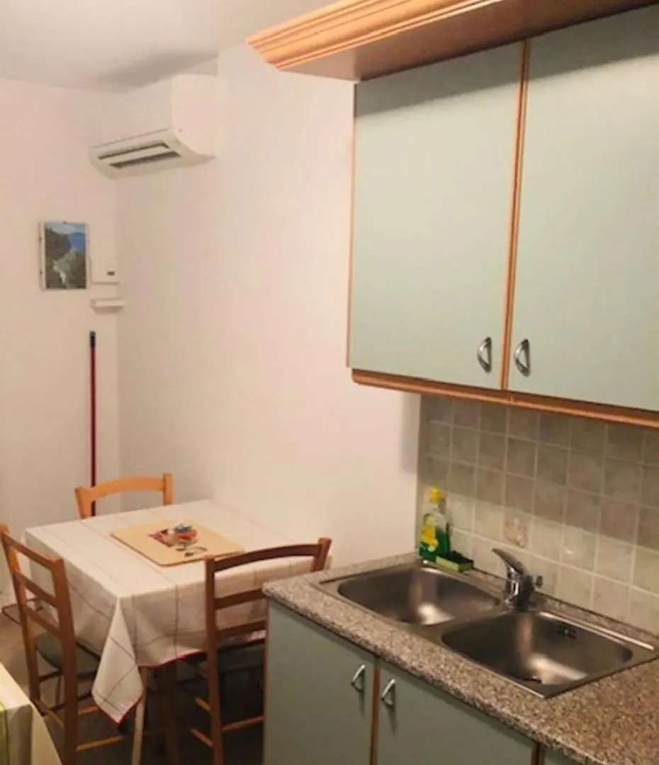 Apartments Denko Kali 0*,